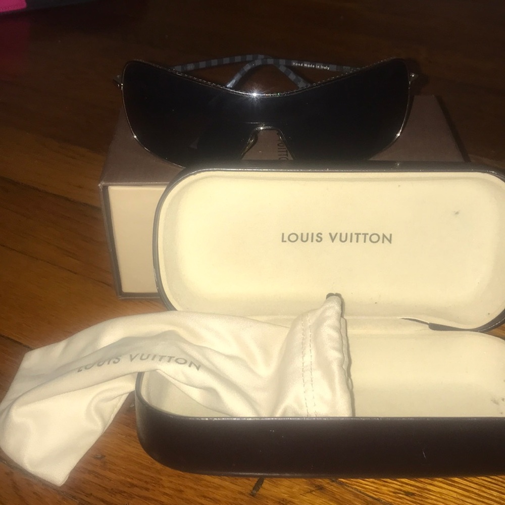 Louis Vuitton Shades